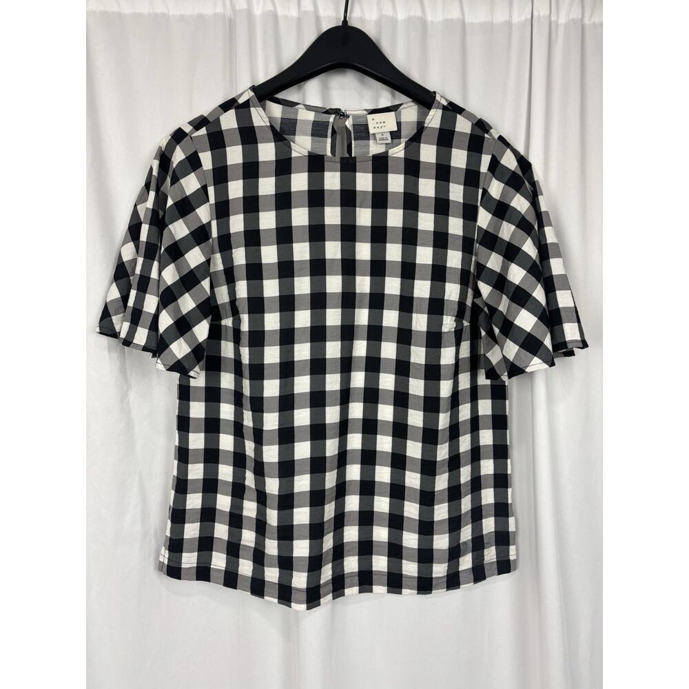 A New Day Women's Size S Short Flutter Sleeve Top Blouse Boxy Black/White Check